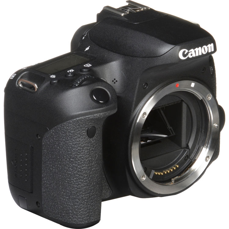 Canon EOS 77D DSLR Camera with 18-55mm Lens  "USED"